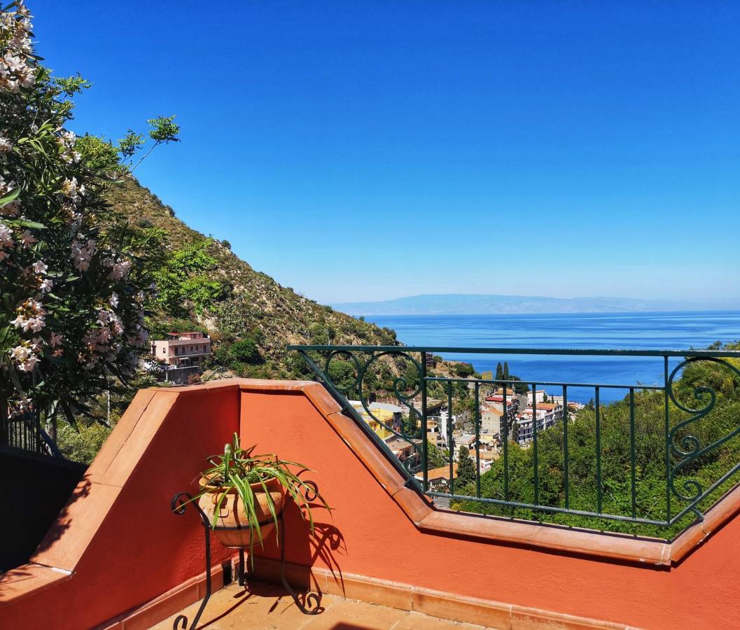 Villa Vittorio - Splendid Panoramic Sea View Terrace Taormina Buitenkant foto