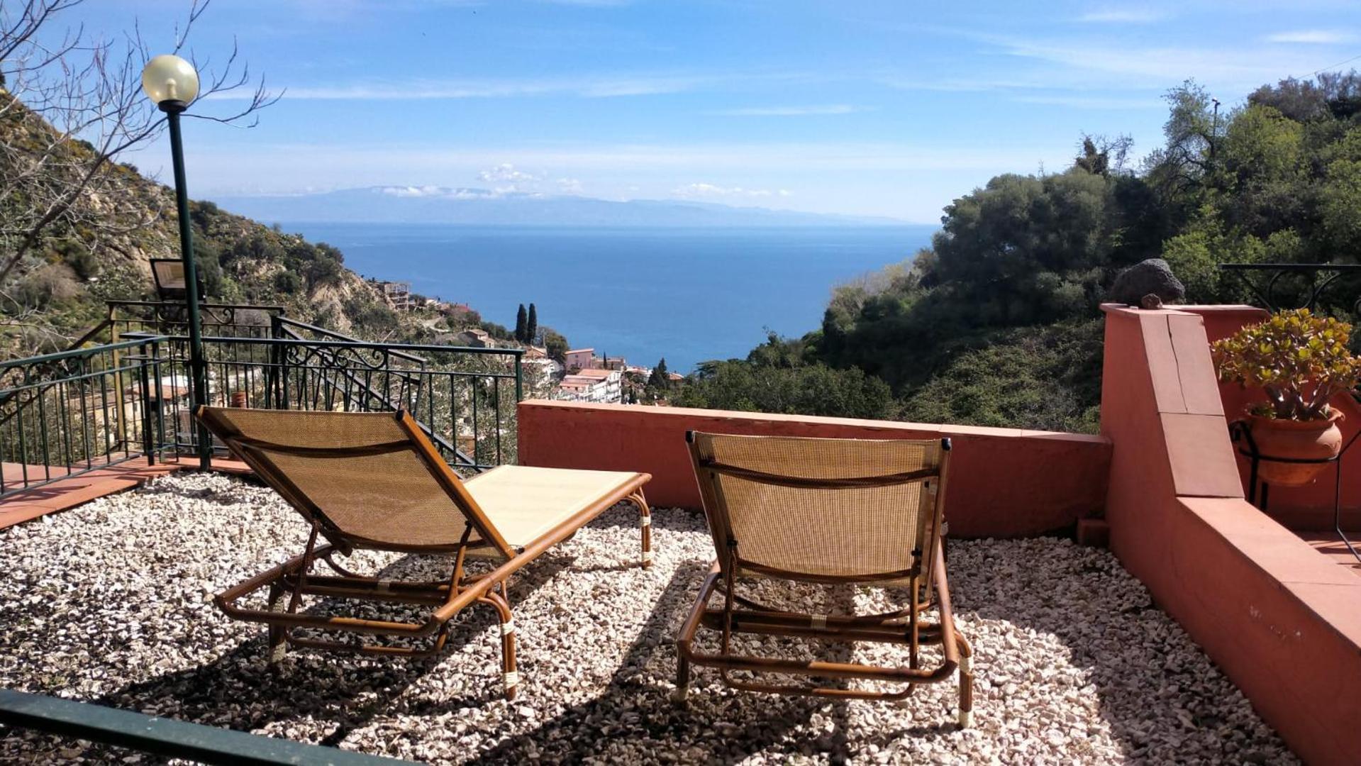 Villa Vittorio - Splendid Panoramic Sea View Terrace Taormina Buitenkant foto