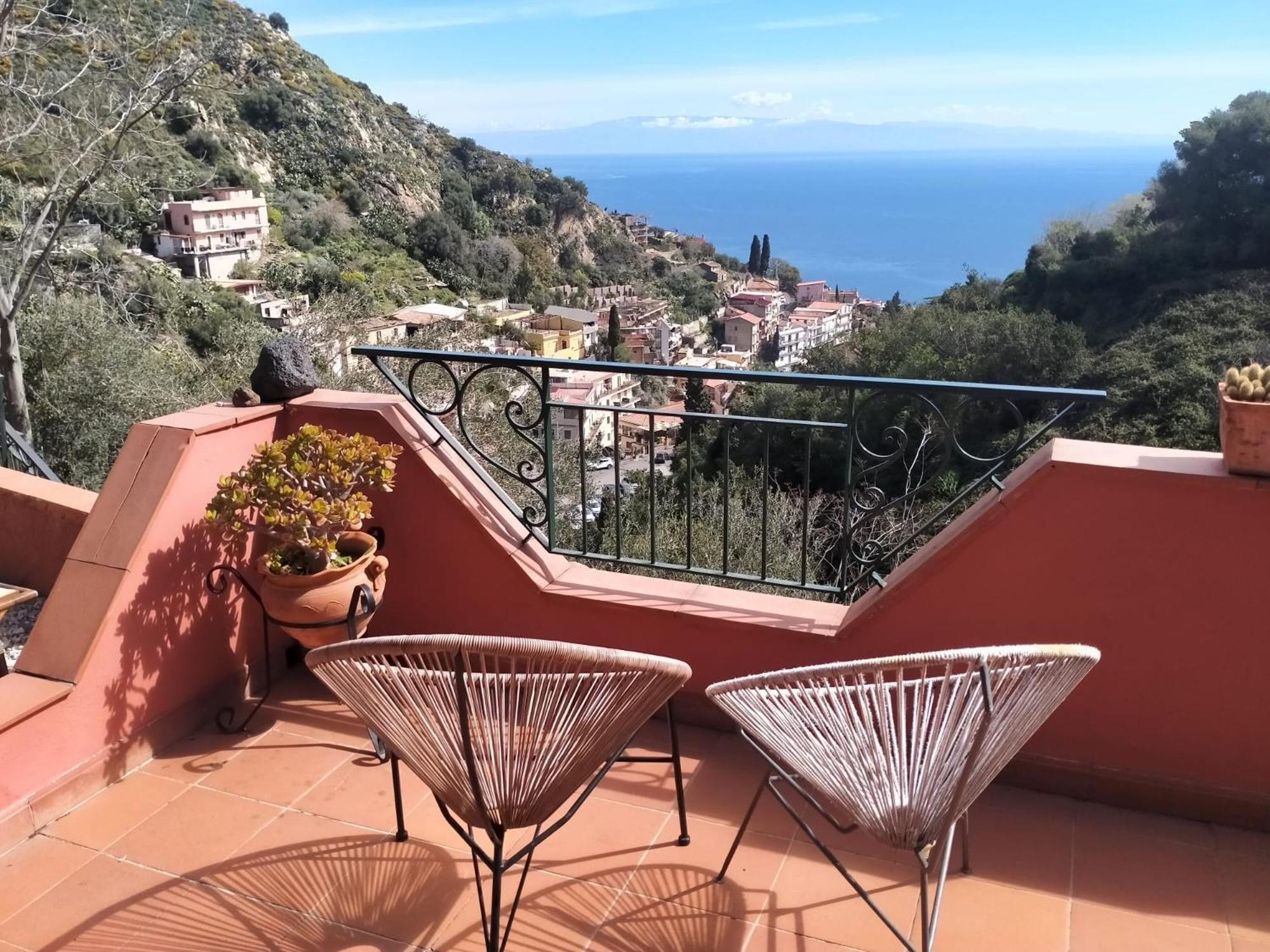 Villa Vittorio - Splendid Panoramic Sea View Terrace Taormina Buitenkant foto